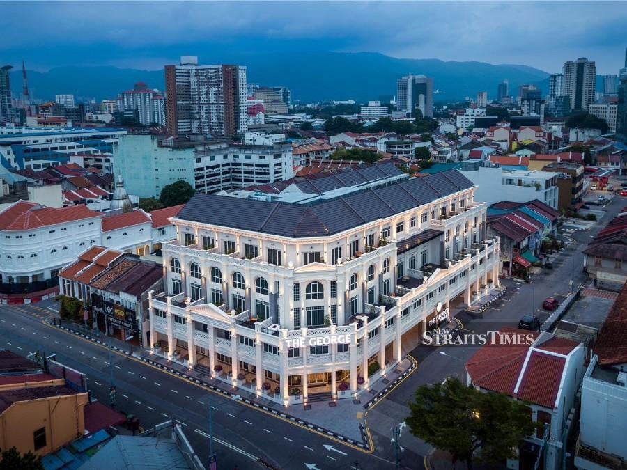 The George Penang's prime location offers easy access to Georgetown's historical sites, vibrant street markets, and cultural attractions.