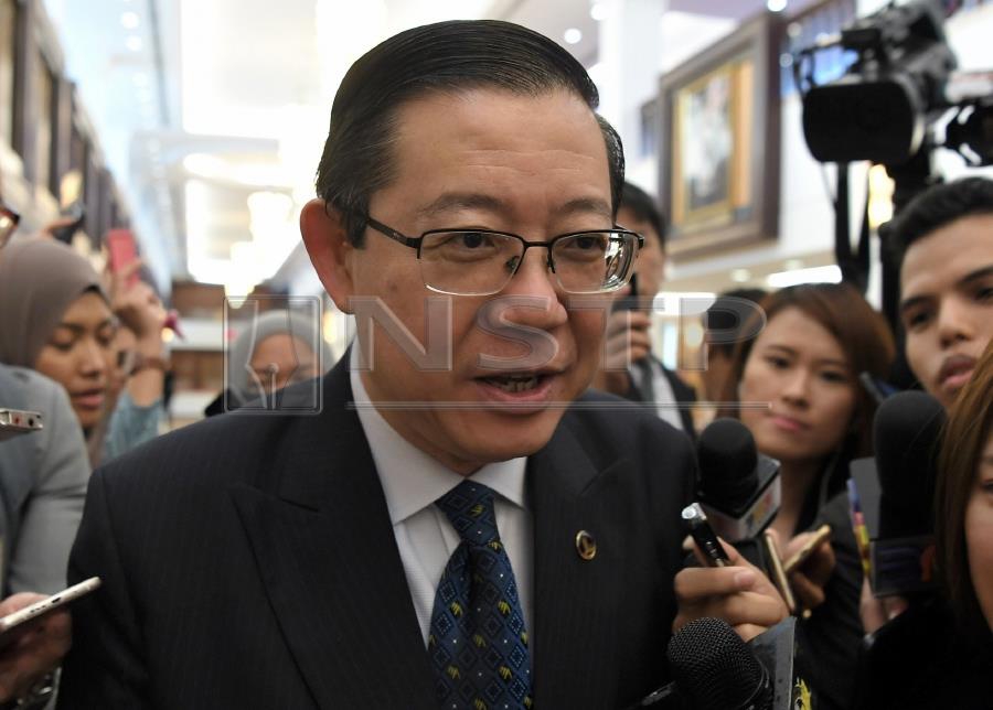 Lim Guan Eng told the Kelantan state government to build its state and boost its financial stand. (BERNAMA)