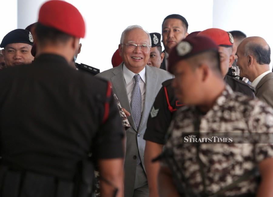 Datuk Seri Najib Razak seen arriving at the Kuala Lumpur Courts Complex ahead of his 1MDB trial. -NSTP/MOHAMAD SHAHRIL BADRI SAALI