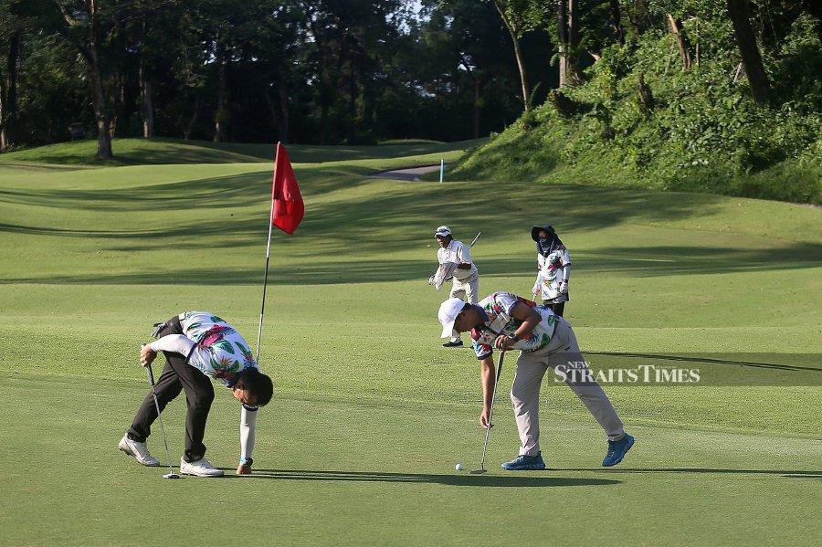 50th China Malaysia diplomatic relation golf series at The Mines Golf & Country Club. - NSTP/SAIFULLIZAN TAMADI 