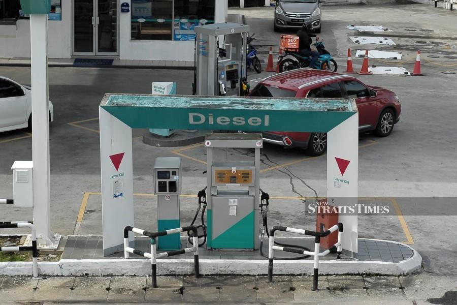 A general view of a Petronas petrol station in Bangi. - NSTP/AIZUDDIN SAAD