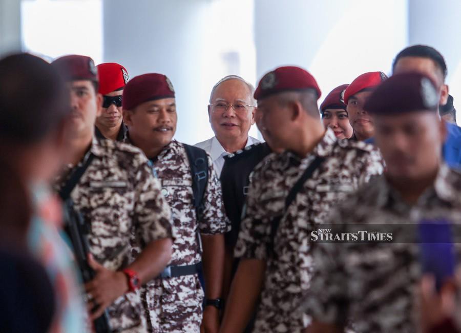 This Jan 29 pic shows Datuk Seri Najib Razak arriving at the Kuala Lumpur High Court for his ongoing 1MDB trial in Kuala Lumpur. -NSTP/ASWADI ALIAS 