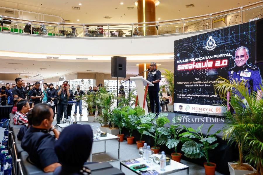 Bukit Aman’s Commercial Crime Investigation Department (CCID) director, Datuk Seri Ramli Mohamed Yoosuf delivers his speech during the launch of Semakmule 2.0. website. - BERNAMA PIC
