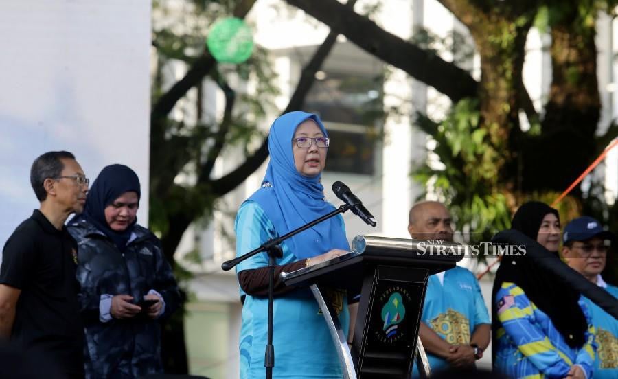 Minister in the Prime Minister's Department (Federal Territories), Dr Zaliha Mustafa delivers her keynote address during the Federal Territories Day and Putrajaya Open Day (POD) 2024 in Putrajaya. -NSTP/MOHD FADLI HAMZAH