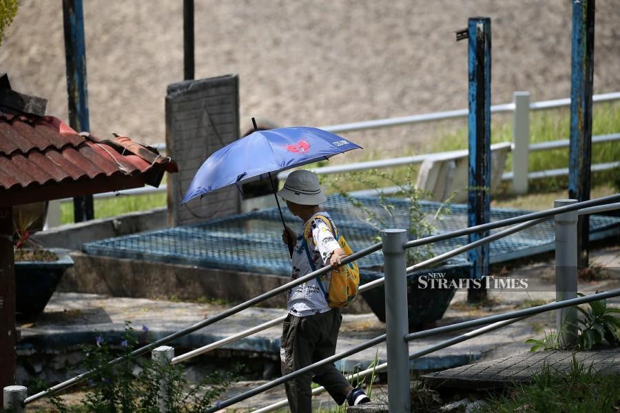 MetMalaysia defines a Level 2 heatwave as occurring when the maximum daily temperature reaches 37 to 40 degrees Celsius for at least three consecutive days in a specific area. - NSTP/MIKAIL ONG