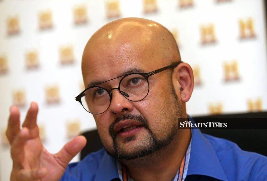 Comedian Harith Iskandar said that comedy mirrors societal issues, and might render seemingly harmless statements controversial at a later time (NSTP File Pic)
