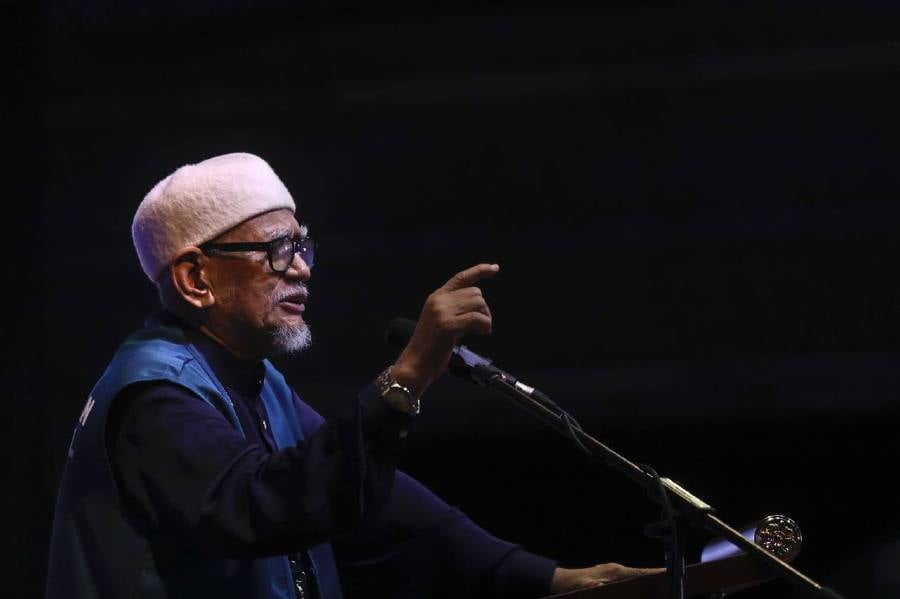 Kedah PKR Youth wants Pas president Tan Sri Abdul Hadi Awang to apologise to the sultan of Selangor for making “irresponsible and seditious remarks”. - File pic