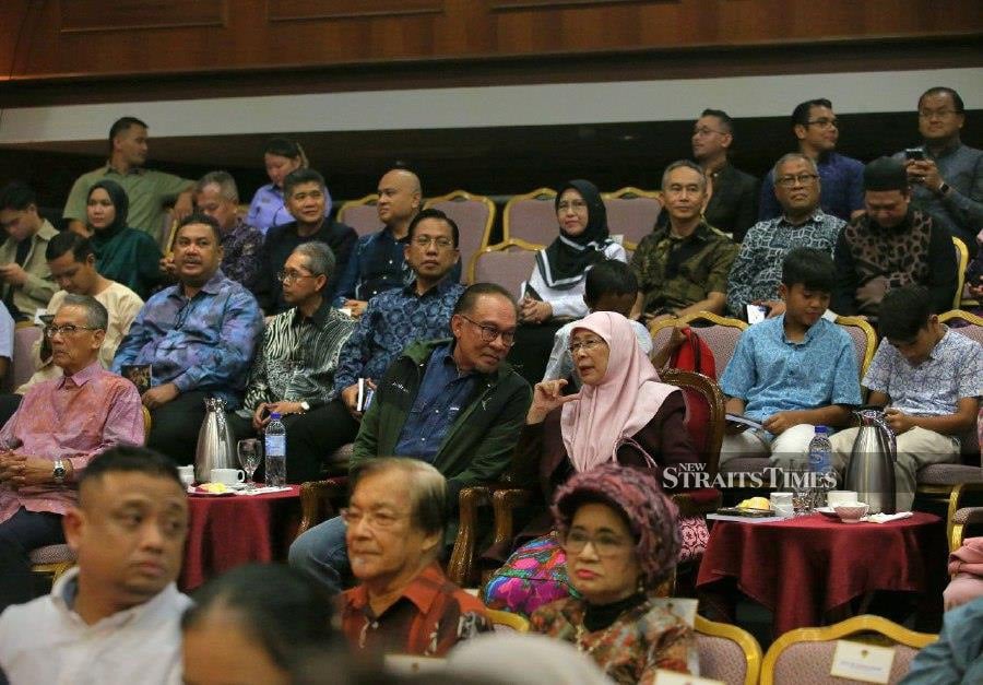Prime Minister Datuk Seri Anwar Ibrahim and wife Datuk Seri Dr Wan Azizah Wan Ismail attending the premiere of the Hadji Murat play at Balai Budaya Tun Syed Nasir, Dewan Bahasa dan Pustaka. NSTP/EIZAIRI SHAMSUDIN