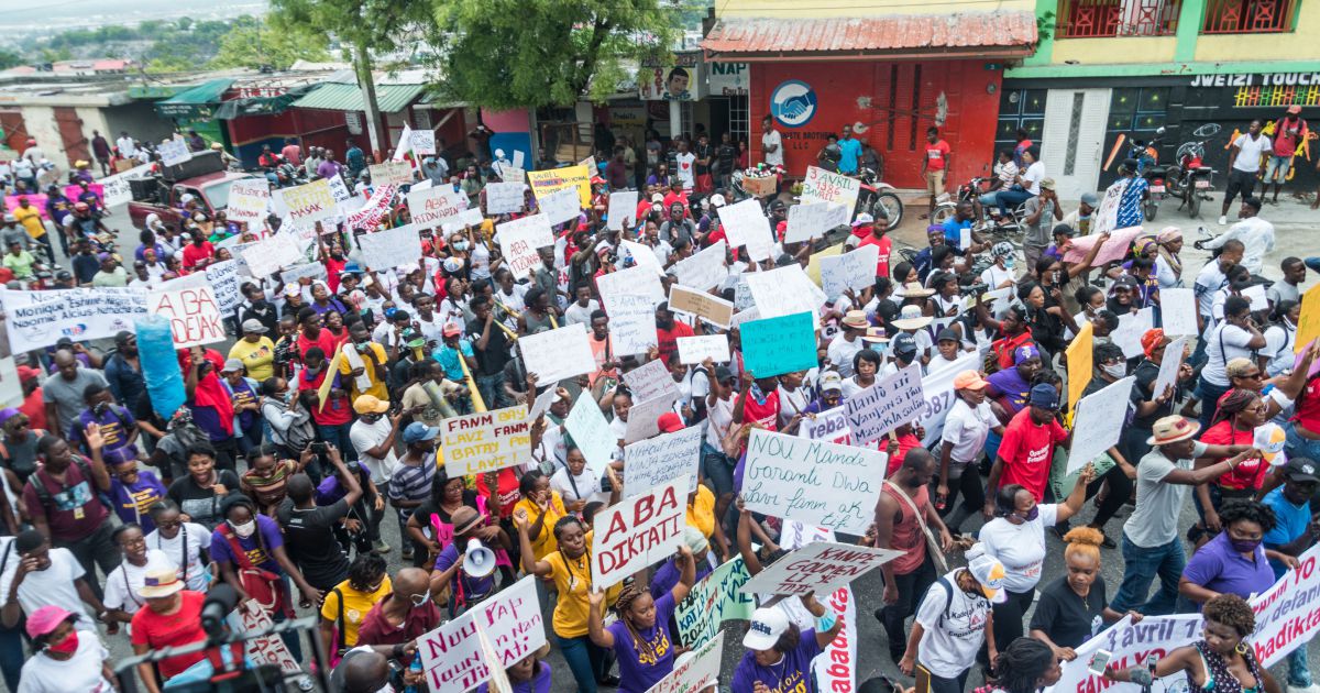 Gang violence leads to exodus from Haitian capital