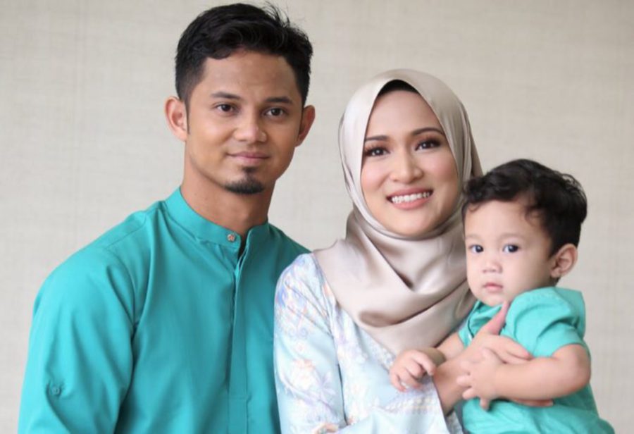  Showbiz Unable to vote celebrity couple Hanis  and 