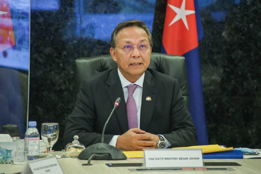 Johor Menteri Besar Datuk Hasni Mohammad said he will explain any issues surrounding the legitimacy of the state government in his winding up speech at the State Assembly. - BERNAMA PIC