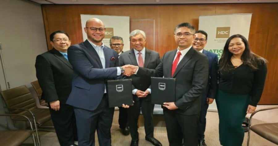 Halal Development Corporation Bhd (HDC), in collaboration with the Malaysian Islamic Development Department (Jakim), will take the lead in simplifying the entire halal certification process by streamlining the application procedure. - BERNAMA Pic