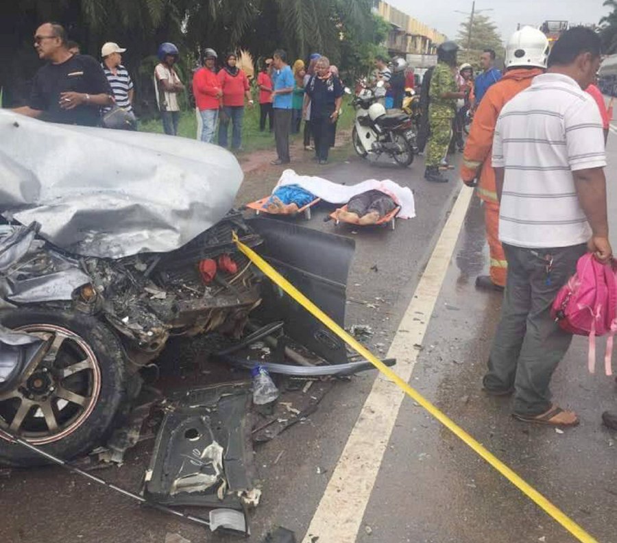 Two Dead, Two Injured In Head-on Collision With Lorry | New Straits ...