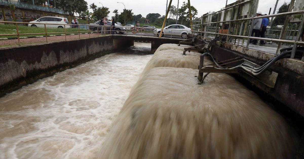 160,000 homes and businesses affected after Semangar water treatment ...