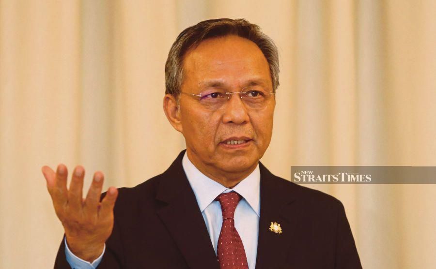 Johor Menteri Besar Datuk Hasni Mohammad says following the cancellation of the KL-Singapore HSR project, it indirectly provides the federal government the opportunity to reevaluate the return on investment. - NSTP file pic