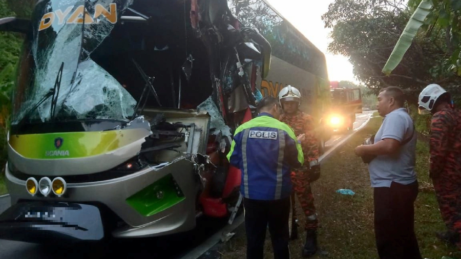 Tuaran Fire and Rescue Department chief Abdul Qawie Abdul Gapar said rescuers received a distress call at 5.04am. - Pic courtesy of bomba