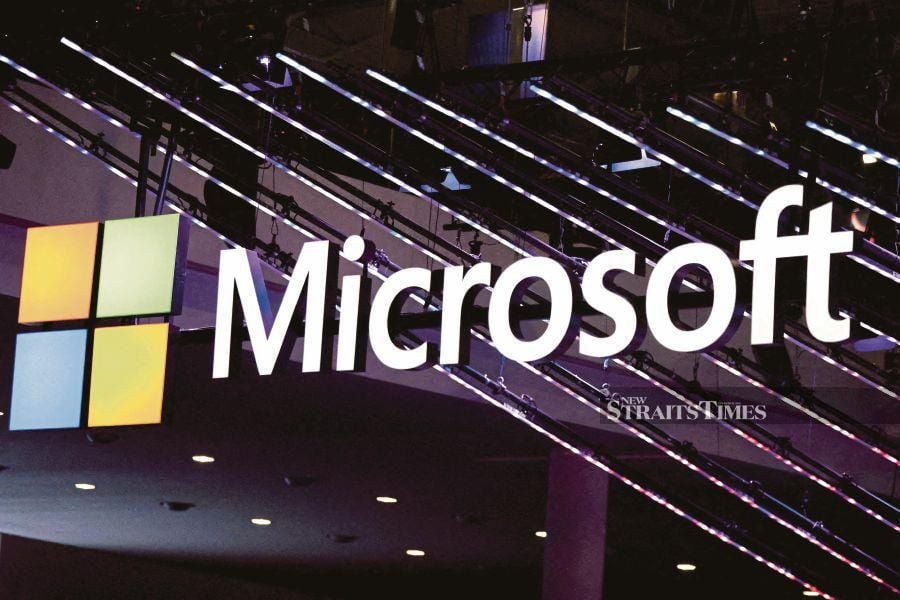 FILE PHOTO: Microsoft logo is seen in the picture. REUTERS/Bruna Casas/File Photo
