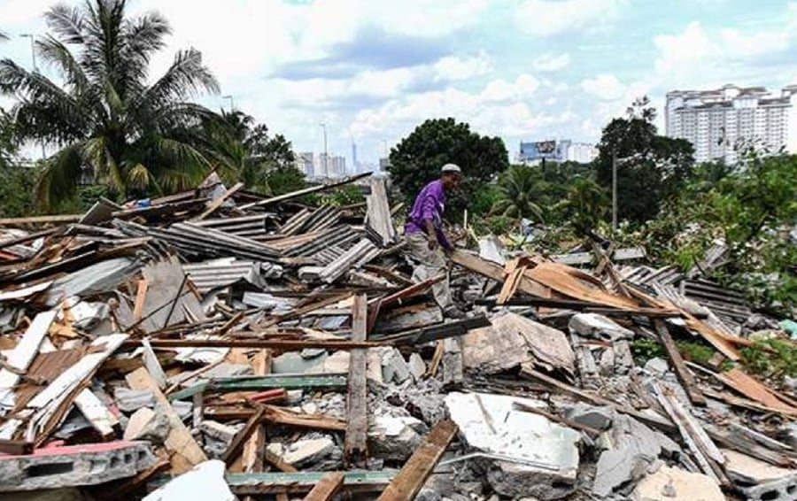 Enforcement officers involved in the eviction and demolition operation of the squatter settlement in Kampung Sri Makmur, Gombak recently always followed procedures and work guidelines to ensure that all structures involved, including the surau, were completely vacated. — BERNAMA