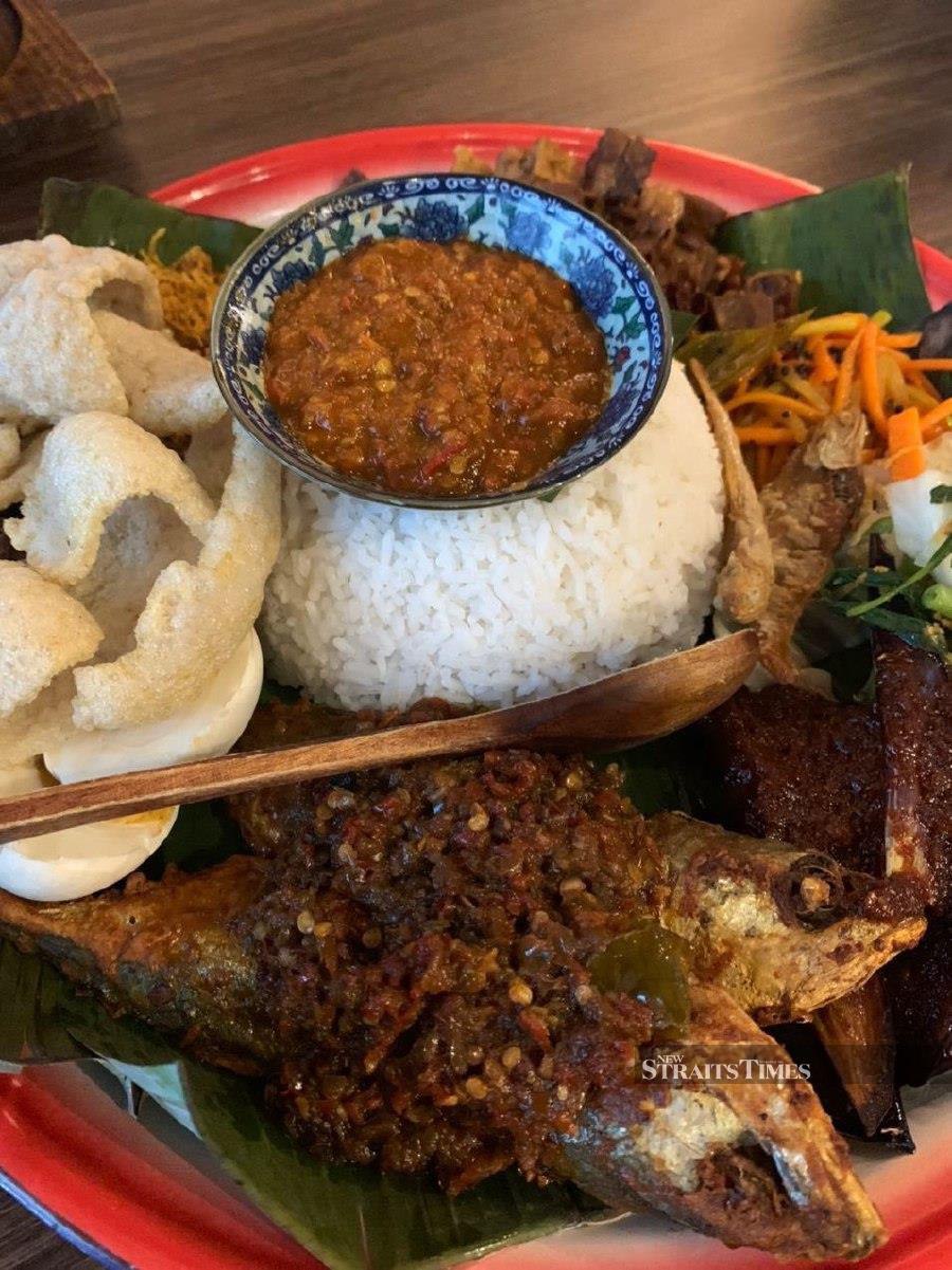 A hearty serving of Nasi Ambeng.