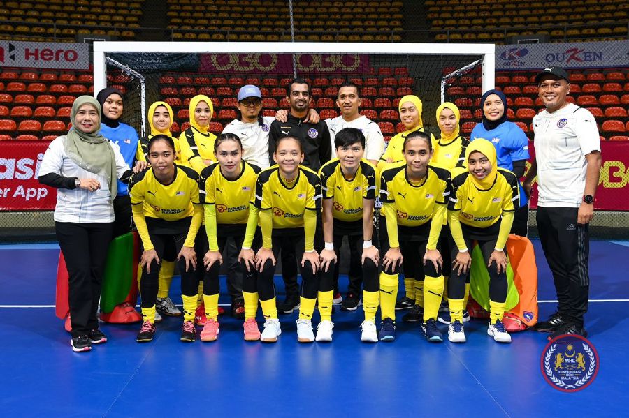 The national team at the women’s Indoor Asia Cup in Bangkok yesterday. PIC COURTESY OF MHC