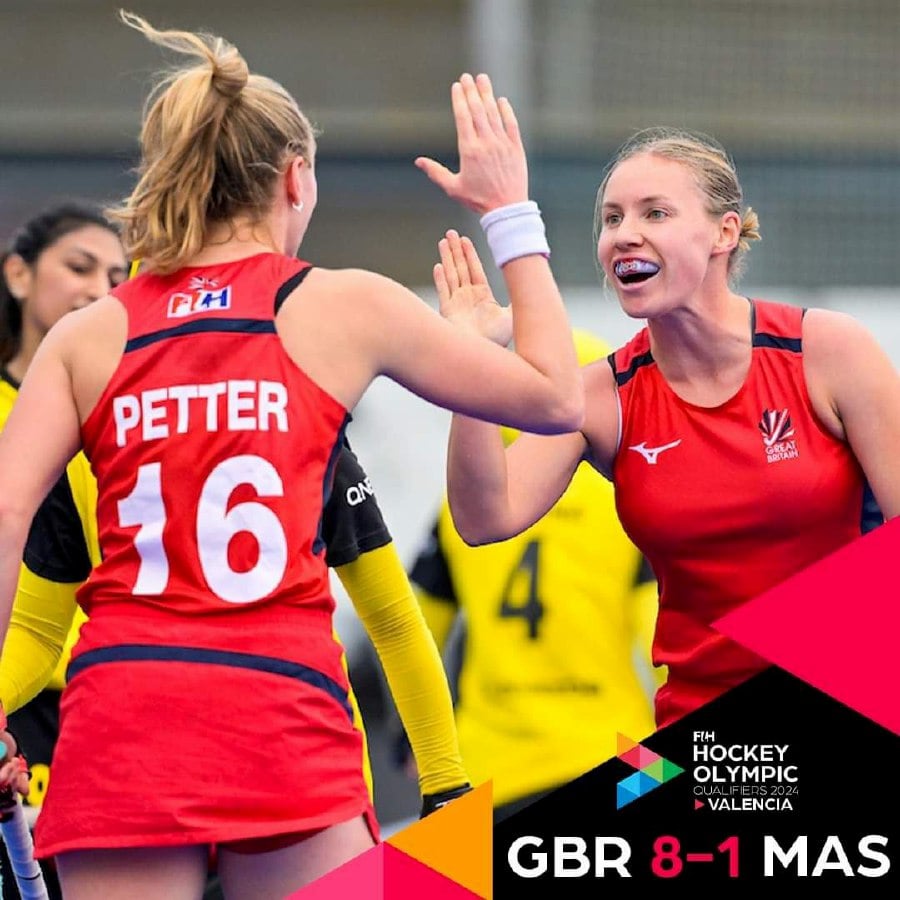 The national women's hockey team held on for 17 minutes before crumbling as Britain won 8-1 in a Group B match of the Olympic Qualifier in Valencia today.