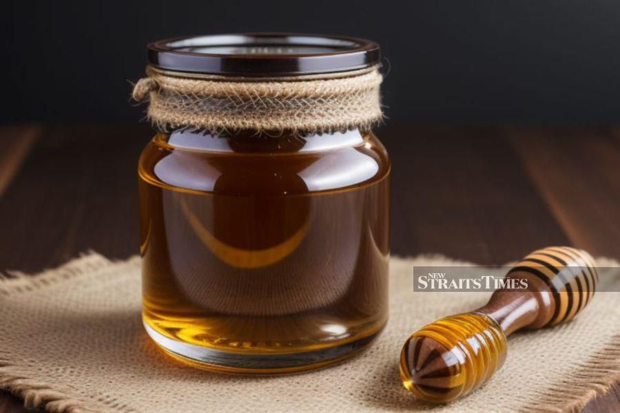To identify genuine honey, laboratory tests are required. - NSTP file pic, AI-generated image
