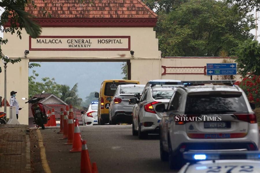 Melaka Hospital Denies Claims Non Frontliners To Be Vaccinated