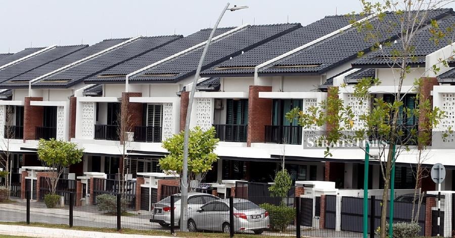 A total 30,290 units of completed houses with a value of RM19.75 billion were reported unsold in the third quarter of this year. - NSTP/HAIRUL ANUAR RAHIM
