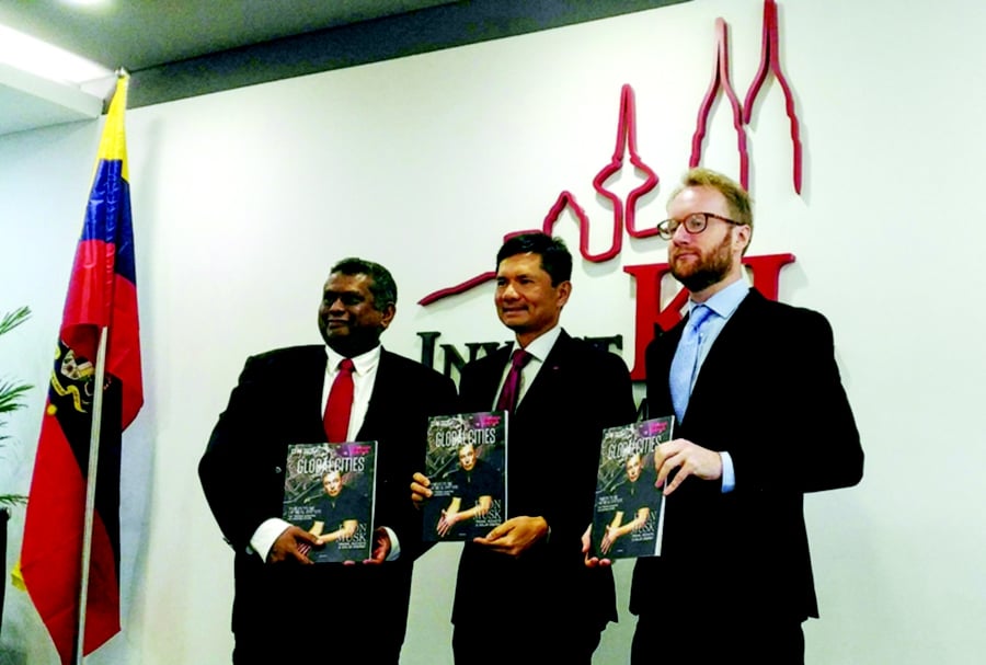 From left: Knight Frank Malaysia Sdn Bhd managing director Sarkunan Subramaniam, Invest KL chief executive officer Datuk Zainal Amanshah and Knight Frank Asia Pacific head of research Nicholas Holt at the launch of the fourth-edition ‘Global Cities: The 2018 Report’.