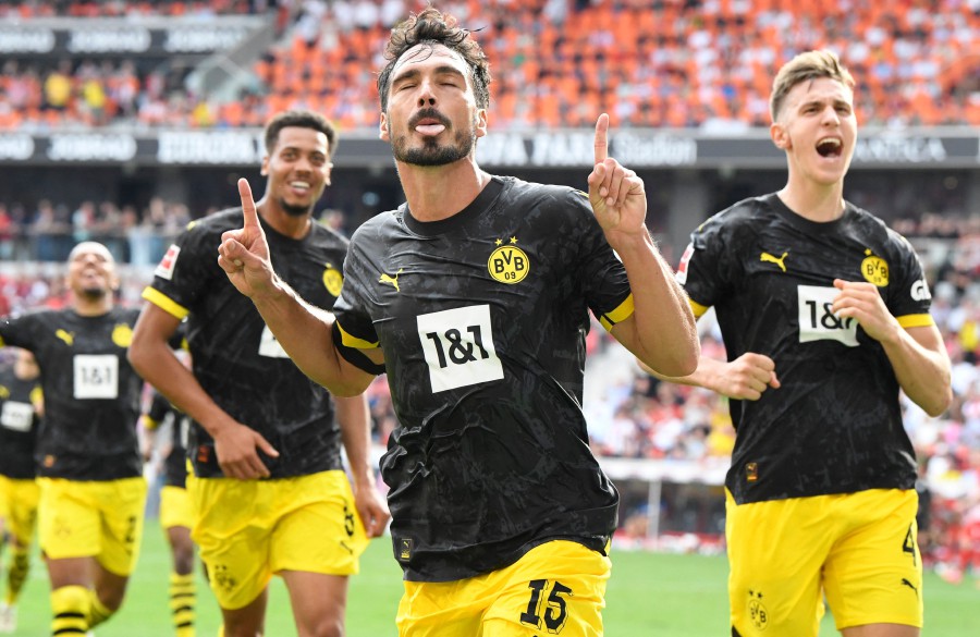 Borussia Dortmund defeat sloppy Manchester United in Las Vegas friendly