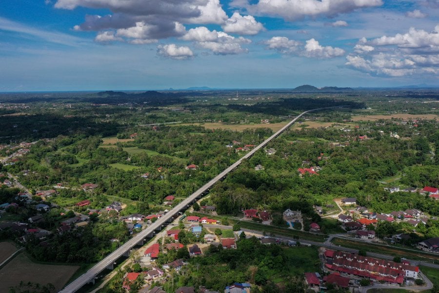 KOTA BARU: The construction work for the 665 kilometres-long East Coast Rail Link (ECRL) project is 67 percent completed as of now. - BERNAMA PIC 