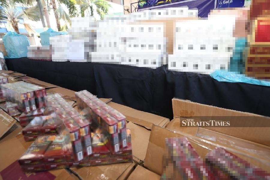 Euromonitor International in 2020 ranked Malaysia number 1 globally in black market tobacco prevalence. Malaysia is among the top 10 countries in the global illicit wildlife trade. - NSTP file pic