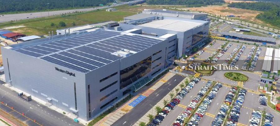 The Western Digital Batu Kawan site has implemented various strategies such as the Lights-Out manufacturing concept, which transforms entire manufacturing systems with the use of advanced 4IR technologies. 