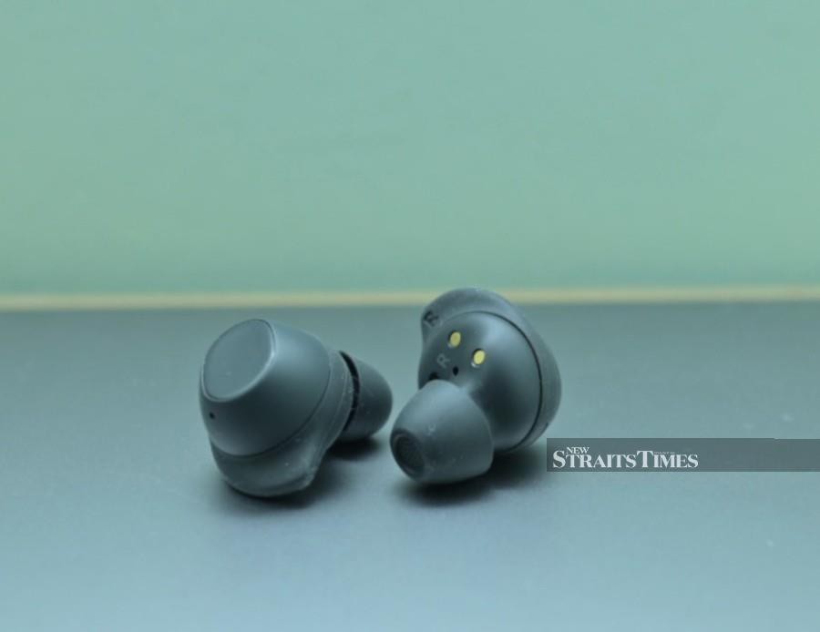 Samsung galaxy buds plus ambient sound hot sale