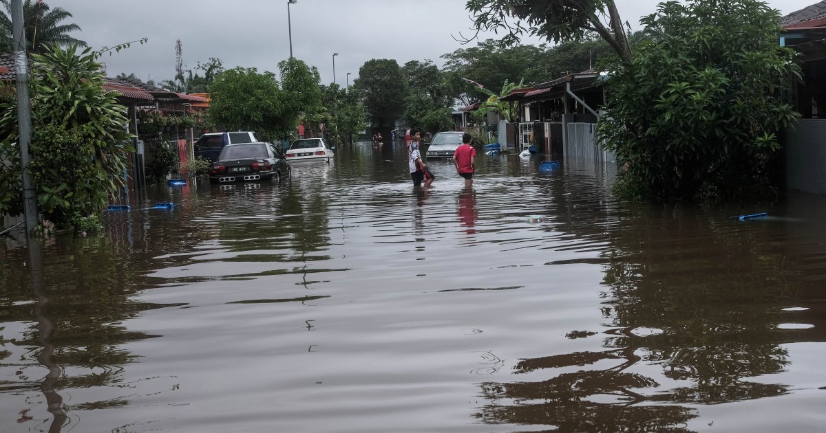 Almost 4,000 Flood Victims Evacuated | New Straits Times