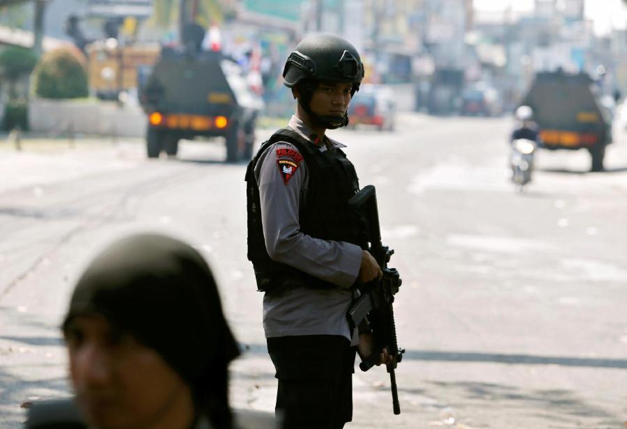 Indonesian Police Shoot Suspected Militant After Officer Slashed | New ...