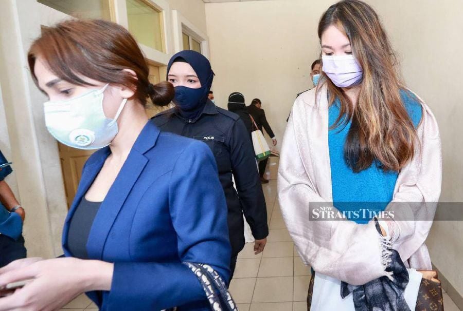 Instafamous Of Amyera Beauty Fined Rm10 500