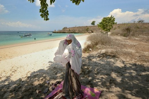 Indonesia prays Islamic tourism drive can draw more visitors | New ...