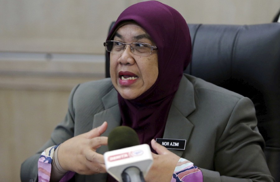 Pahang Health Department director Datuk Dr Nor Azimi Yunus speaking to press at her office in Indera Mahkota. - NSTP/FARIZUL HAFIZ AWANG