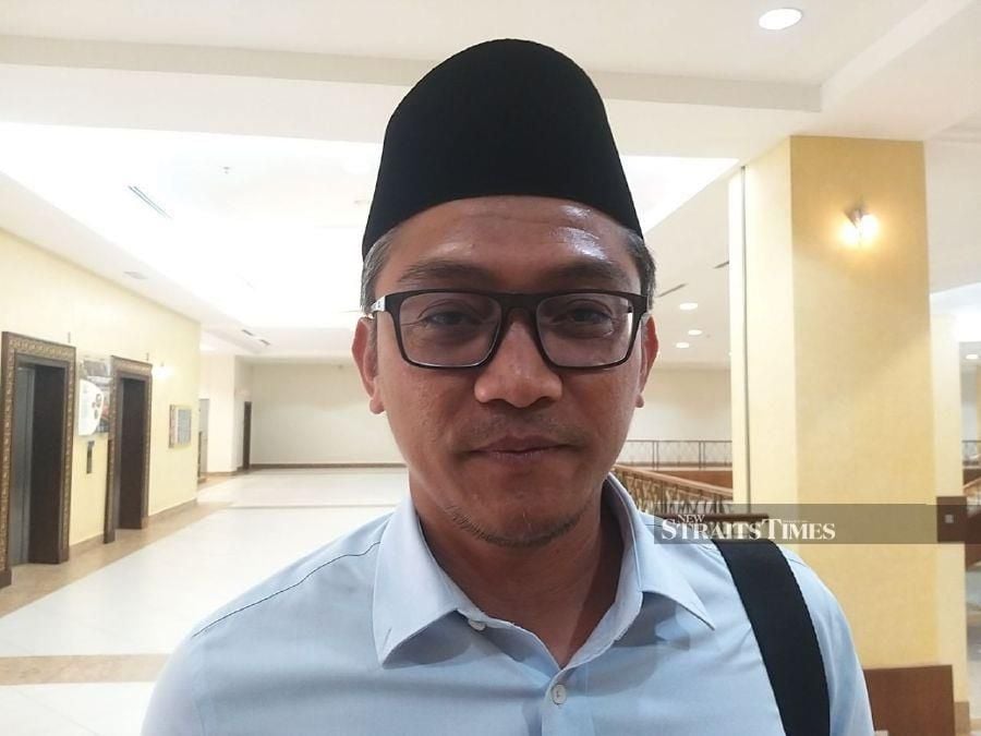 Perlis Infrastructure and Public Transport Committee chairman Izizam Ibrahim said for now the dam’s level is adequate to cater for the demand. Pic by Aizat Sharif