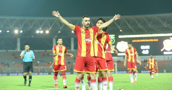 Segovia hits hat-trick as Selangor win big  New Straits 