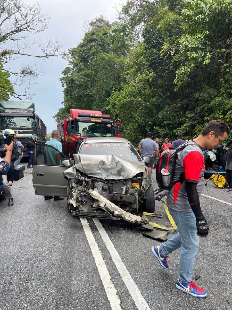 Ten people were injured in a three-vehicle pileup in Batu Melintang, Jeli. Pic courtesy of Fire and Rescue Department