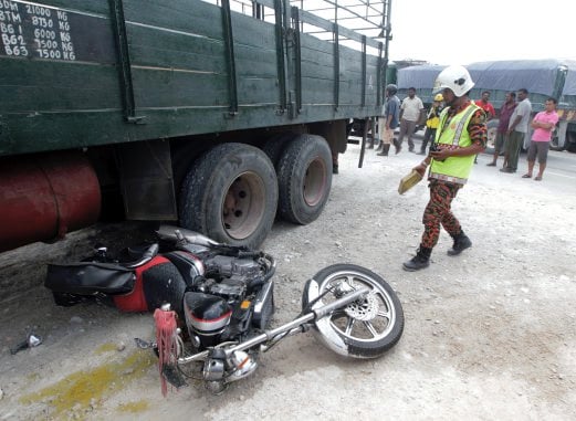 Motorcyclist Killed After Collision With Lorry | New Straits Times ...