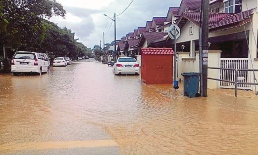 Torrential rain early this morning triggered flash floods across Penang.