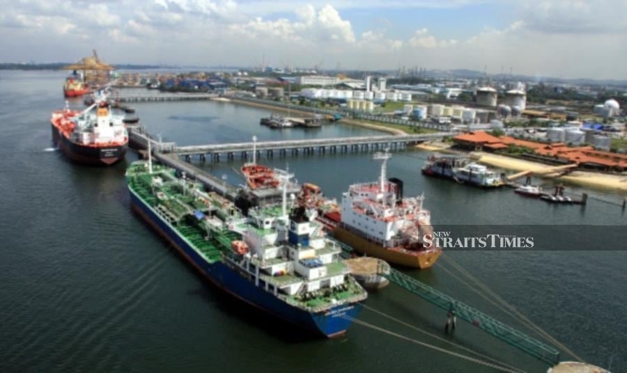 Global Infrastructure Partners (GIP) is in talks to buy up to a 49 per cent stake in MMC Port Holdings, in a deal potentially valuing Malaysia’s biggest port operator at around 30 billion ringgit (US$6.4 billion), two sources with knowledge of the matter said.