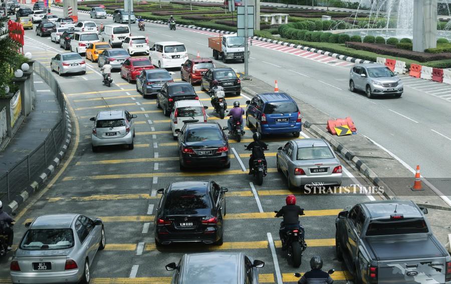 A general view of the traffic this afternoon in Kuala Lumpur. - NSTP/ROHANIS SHUKRI