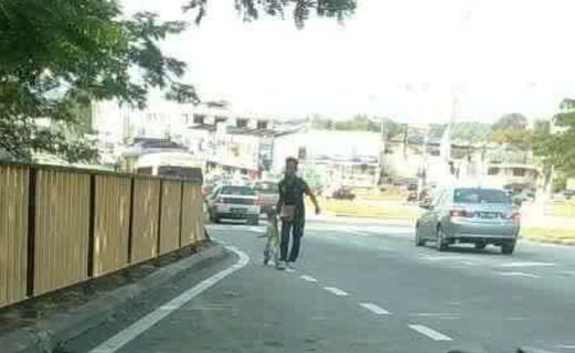 It was believed that a dispute broke out between the boy’s parents. The wife decided to return to her hometown in Felda Labu, with her two-year-old son. The husband however, refused because he wanted to stay in Seremban to look for a job snatched the boy from his wife and ran towards TJH. Pix from Facebook.