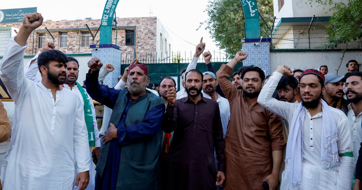 Allies Of Jailed Ex Pm Khan Lead In Last Leg Of Pakistan Vote Count