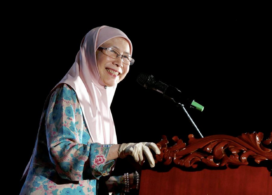 DPM Dr Wan Azizah makes historic leap for women | New ...