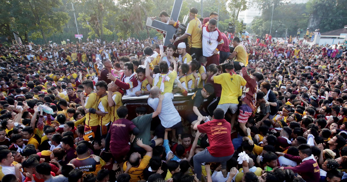 Hordes hoping for miracle throng Philippine Catholic procession | New ...